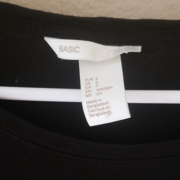 Black basic tshirt - Picture 2 of 2